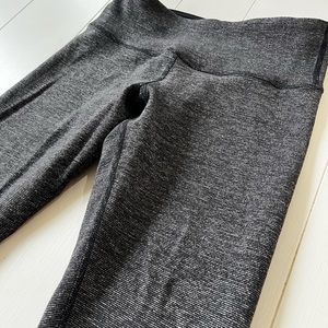 Lululemon reversible leggings (black and dark gray) size 4